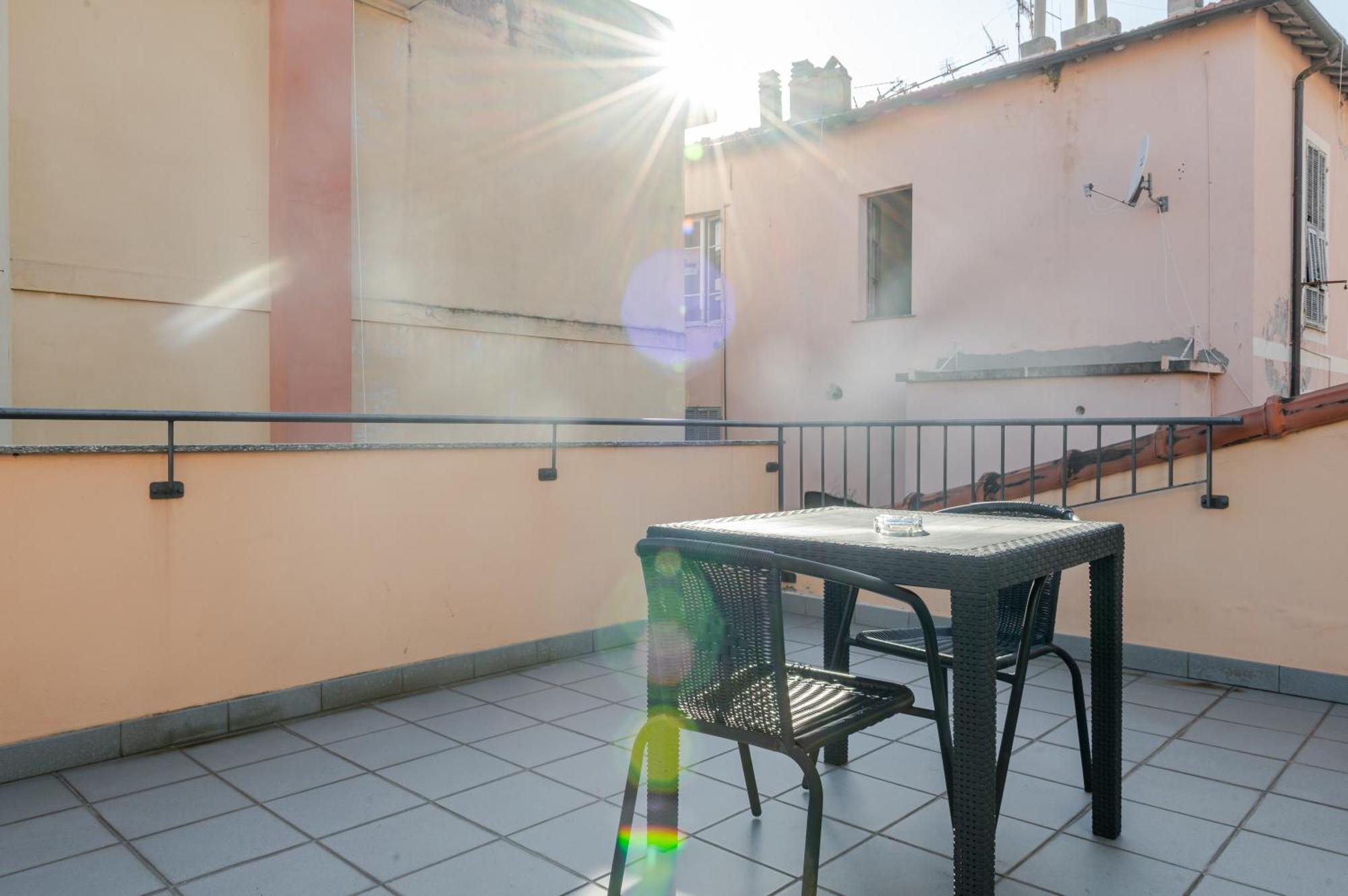 Hotel Posta - 3 Stars - Comfortable Stay In ונטימיגליה מראה חיצוני תמונה