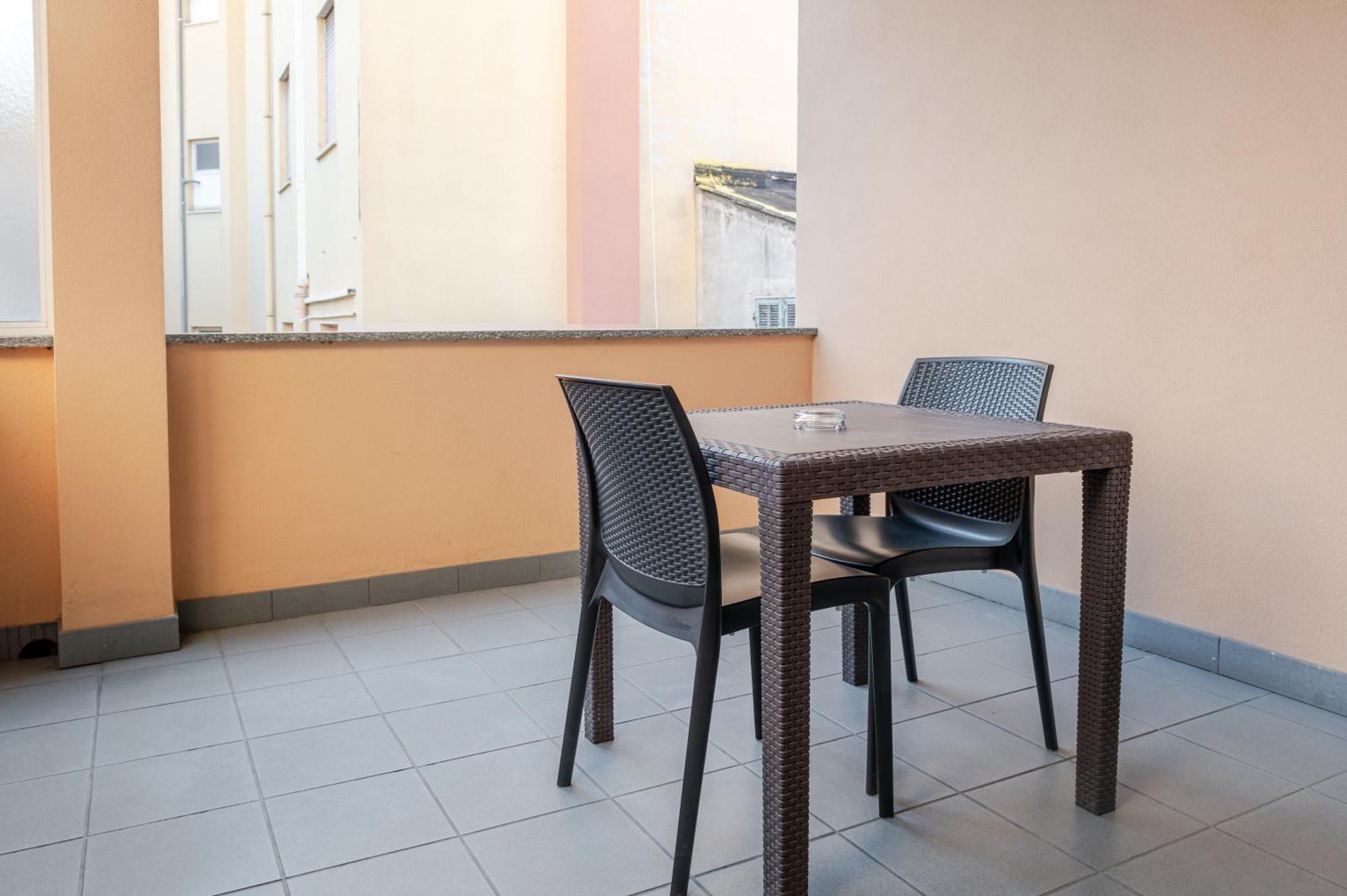 Hotel Posta - 3 Stars - Comfortable Stay In ונטימיגליה מראה חיצוני תמונה