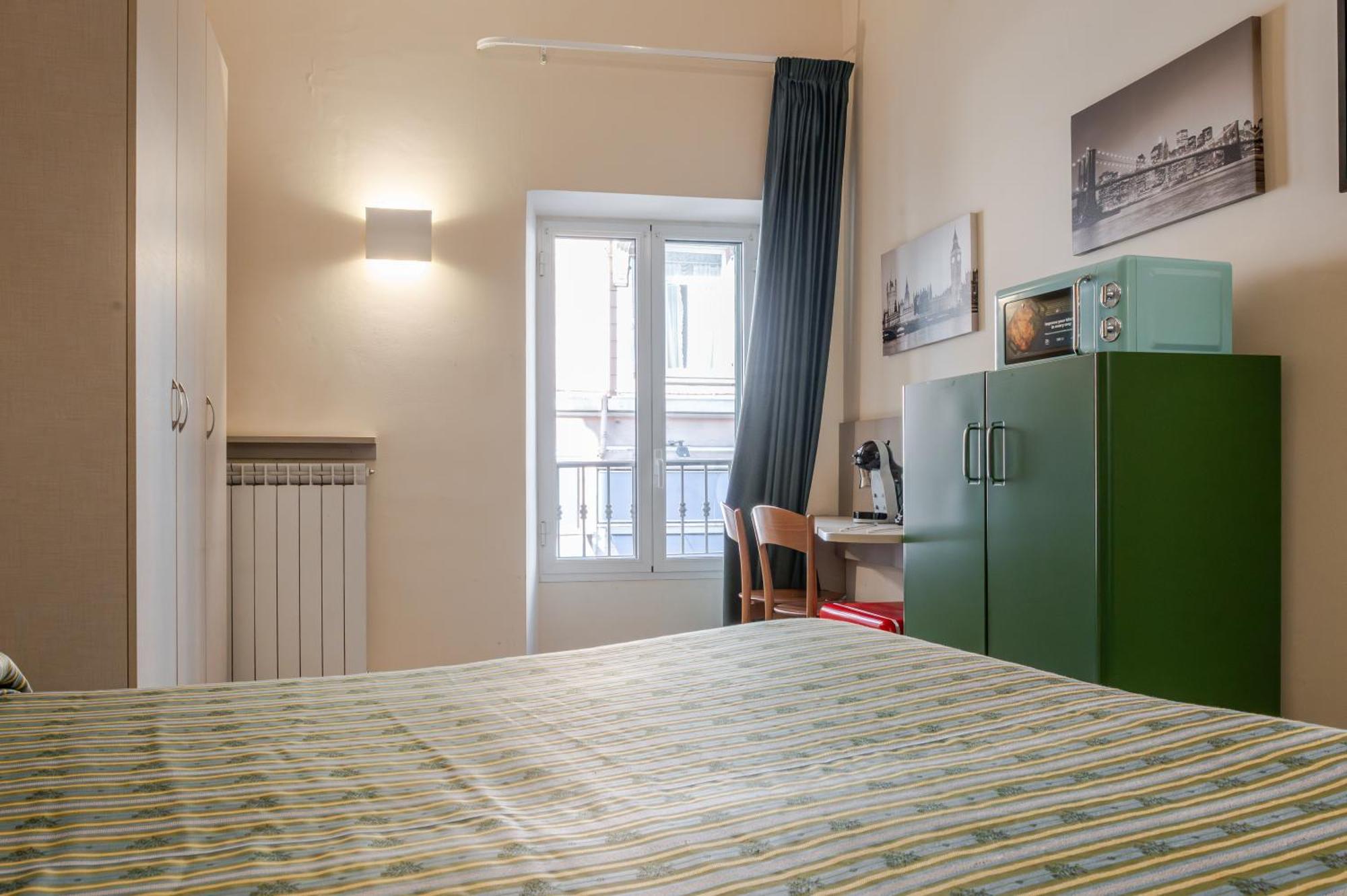 Hotel Posta - 3 Stars - Comfortable Stay In ונטימיגליה מראה חיצוני תמונה