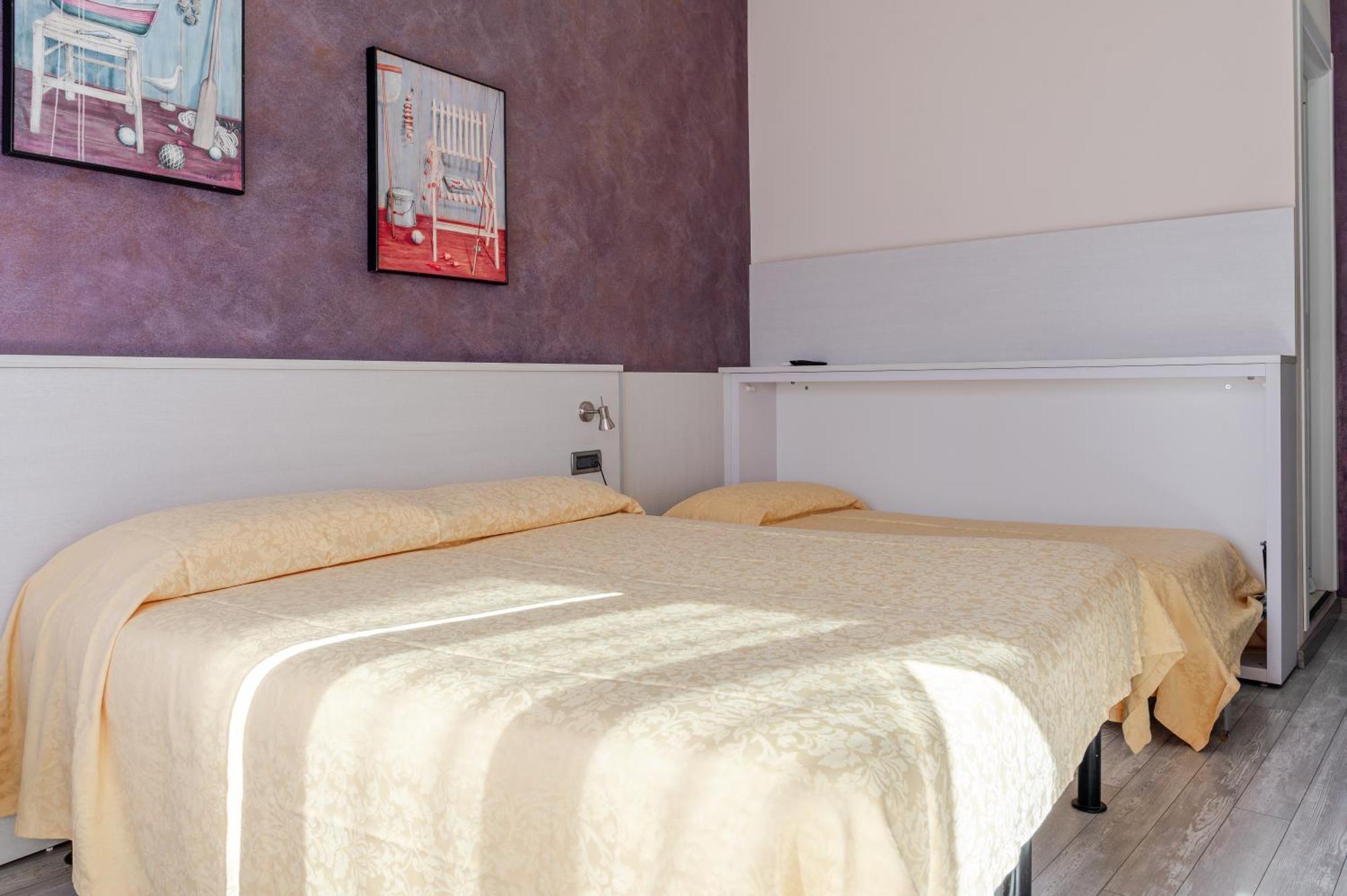 Hotel Posta - 3 Stars - Comfortable Stay In ונטימיגליה מראה חיצוני תמונה